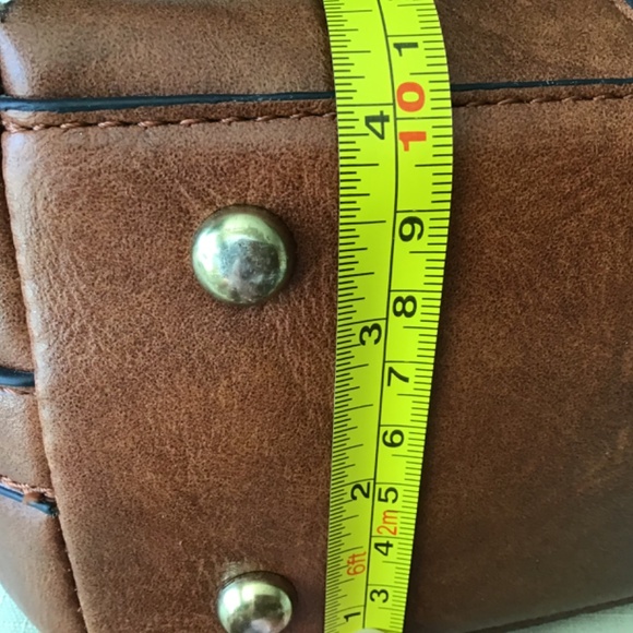 Brown mid sized purse - Picture 4 of 7